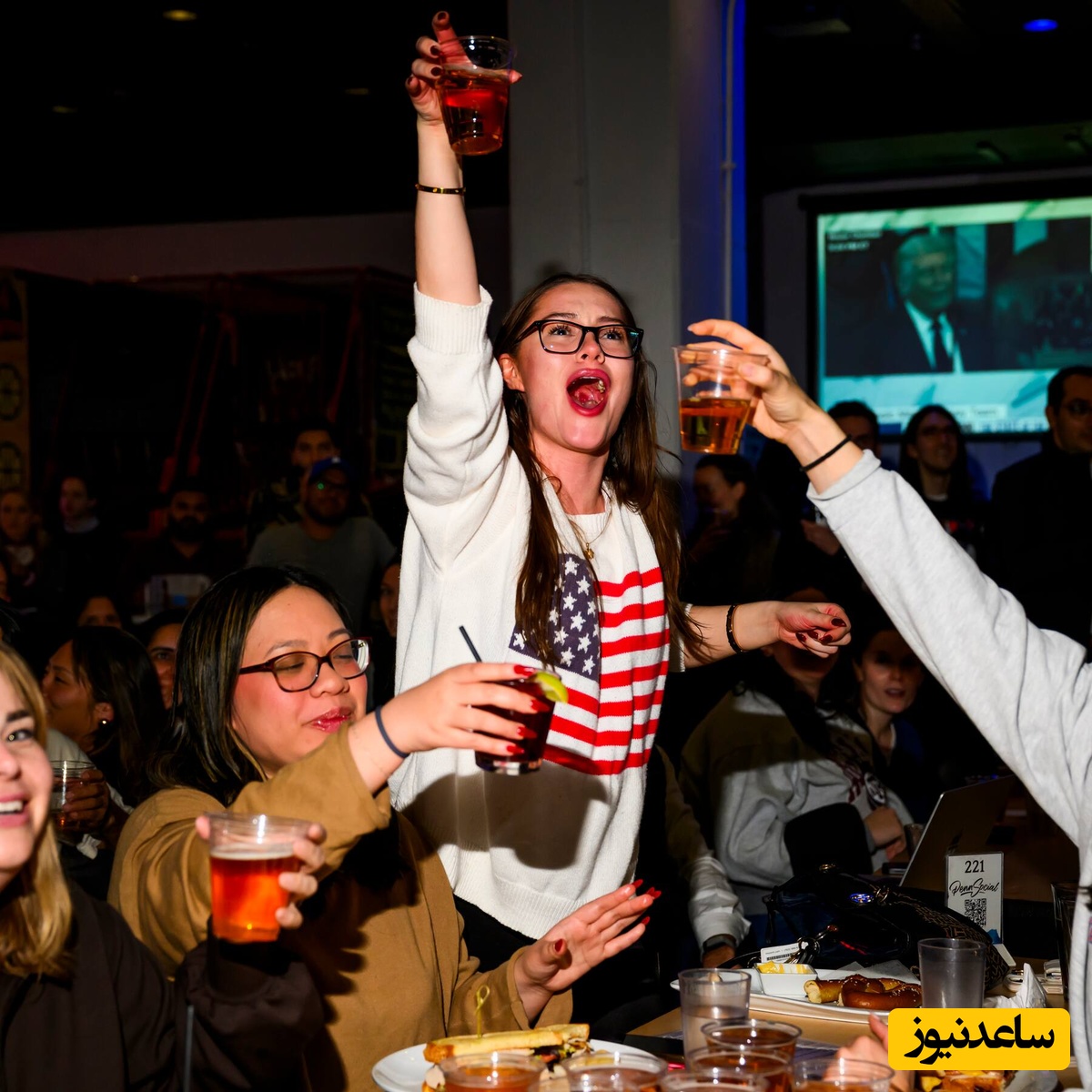 ترور ترامپ، فرصت طلایی برای غارت مشروب توسط خبرنگاران آمریکایی!+فیلم