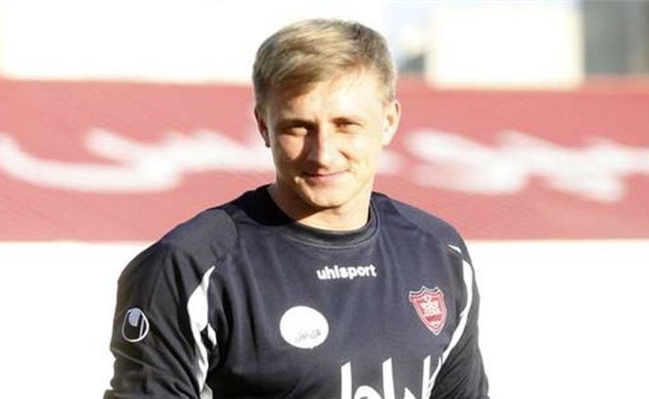 پیشنهاد بی‌شرمانه به دروازه‌بان پرسپولیس: یک میلیون یورو بگیر و سعی کن ببازید!