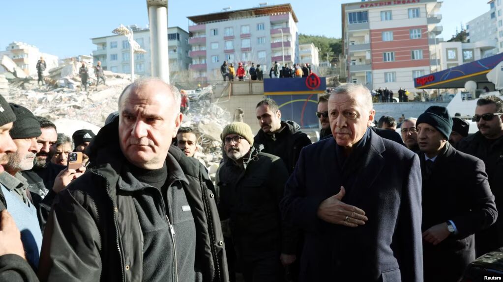 بازدید اردوغان از مناطق زلزله زده ترکیه