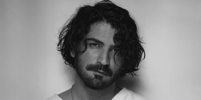 بیوگرافی و زندگی شخصی عرفان طهماسبی؛ از برگزاری موسیقی زنده در کافه‌ها برای کسب درآمد تا...+ تصاویر جذاب و دیدنی