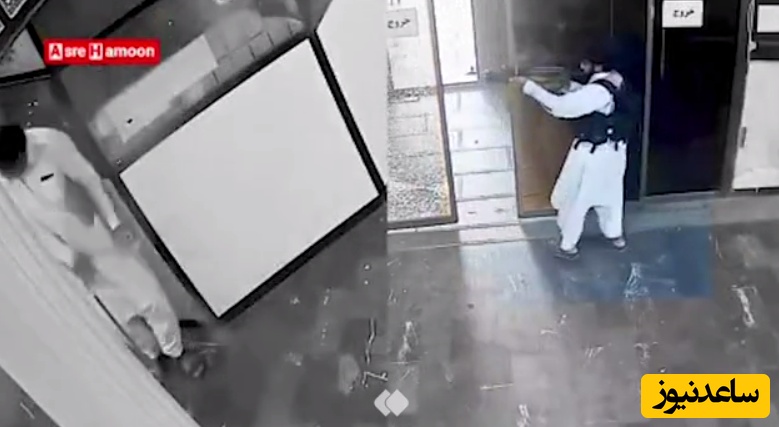 لحظاتی هولناک از آغاز حمله تروریست‌ها به دادگستری زاهدان؛ از شلیک به یک معلول تا بی‌تابی یک مادر برای خانواده‌اش🔞+ویدیو