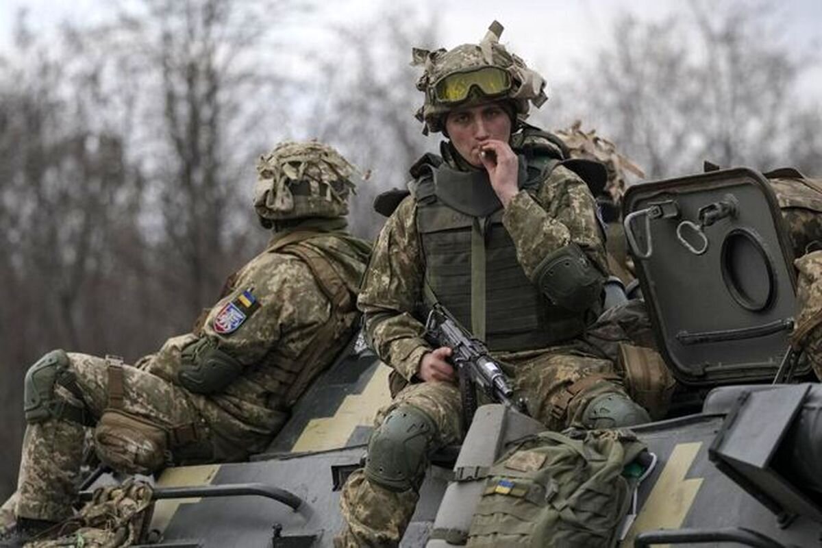 نشان داعش روی بازوی فرمانده جنگی اوکراین +عکس