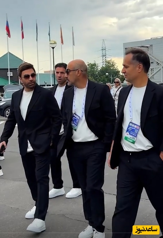 لحظه ورود باشکوه هنرمندان به مراسم افتتاحیه جام جهانی فوتبال روسیه: محسن تنابنده، احمد مهران‌فر، سامان صفاری، کامبیز دیرباز،سید جواد هاشمی و مجید مشیری/ پیش به سوی قهرمانی