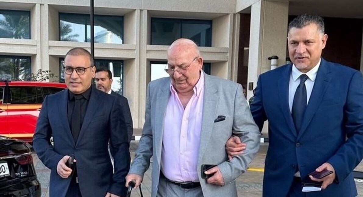 آشتی کنان مهدوی کیا و علی دایی؛ ملاقات دو ستاره مشهور پرسپولیس در دبی