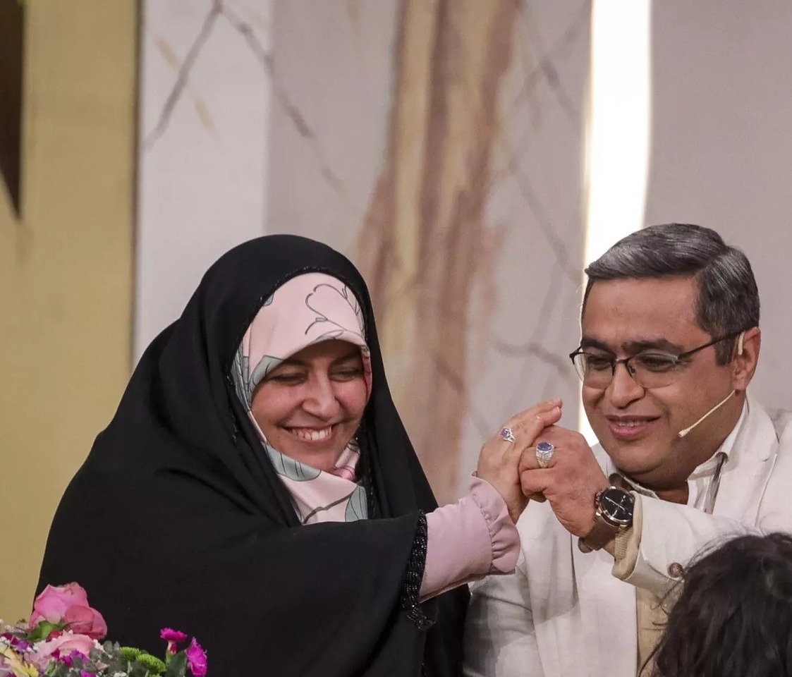 (ویدیو) دکتر سعید عزیزی متخصص روانشناسی: زن خانه دار زنیست همه‌چیز تمام و همه‌فن حریف ولی هیچوقت ارزش گذاری نشده است...