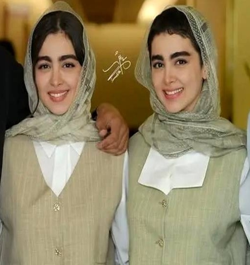 تصویر جدید و بی‌نظیر سارا و نیکای سریال پایتخت با استایل مینیمال و تابستانه در لوکیشن تماشایی!😍💕