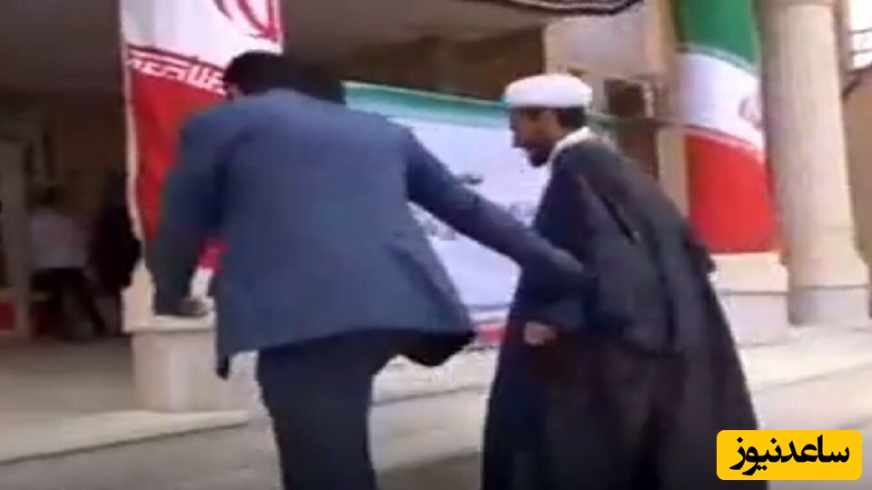 (ویدئو) درگیری امام جمعه و بخشدار بر سر میکروفن