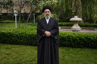 رهبر انقلاب ماشاالله یک جوان بسیار پرانرژی است؛ این شایعات که درباره ایشان درست می‌کنند، بخاطر این است که...+فیلم