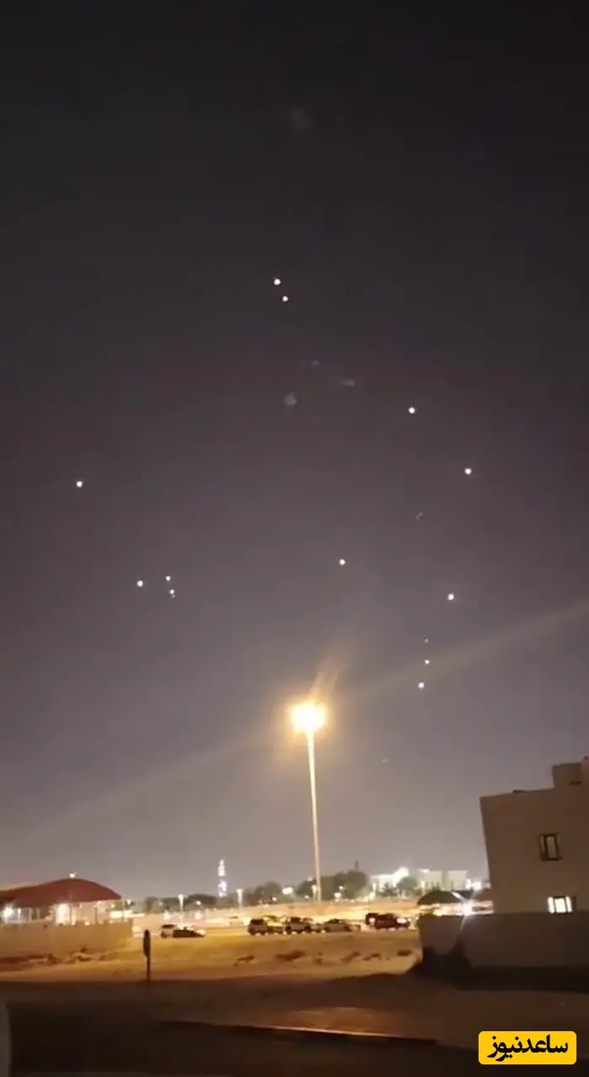 آسمان دوحه قطر همزمان با آغاز عملیات بشارت فتح چراغانی شد