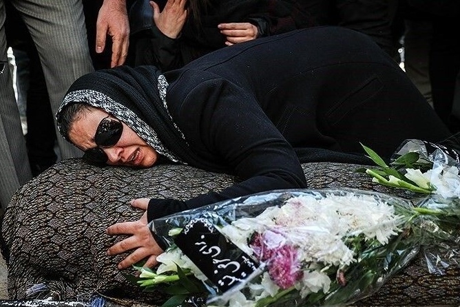 ضجه‌های جگرسوز  و احساسی زیبا بروفه در مراسم تشییع همسر هنرمندش، پیام صابری/ روحش شاد و یادش گرامی