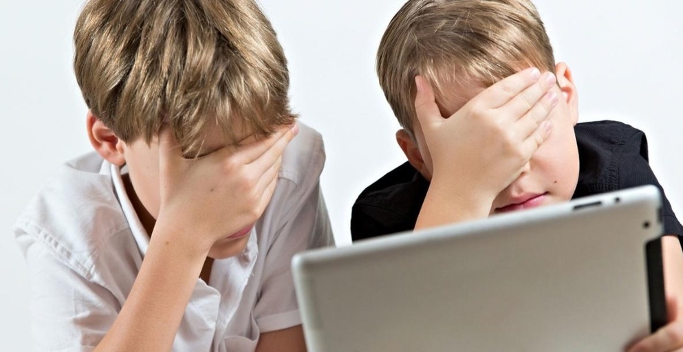 عوارض تماشای فیلم‌های مستهجن در دوران نوجوانی