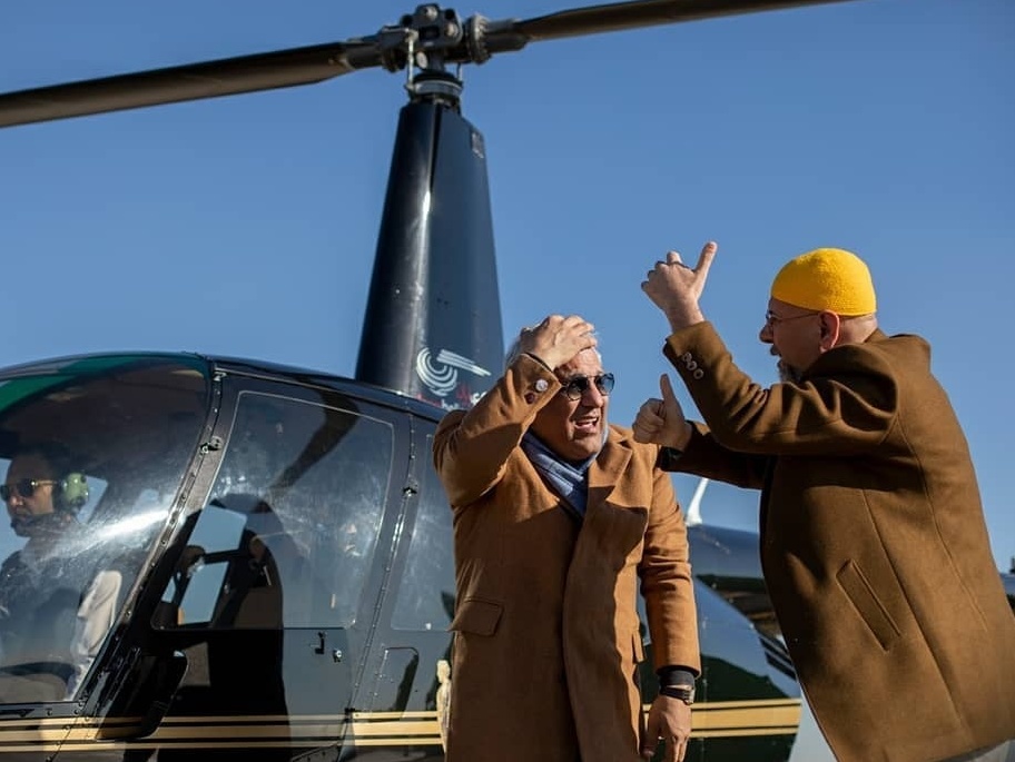 فیلم/مهران مدیری هم به #پز نیست سبک زندگیمه پیوست/ آداب خاص مهران مدیری هنگام استفاده از هلیکوپتر شخصی اش که شوکه می شوید!