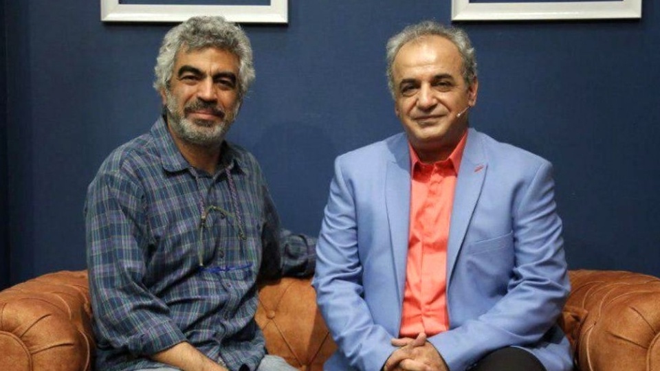 (ویدیو) شعر فوق العاده زیبای فرخی یزدی با صدای دلنشین رشید کاکاوند/ شب چو در بستم و مست از مِیِ نابش کردم/ ماه اگر حلقه به در کوفت جوابش کردم