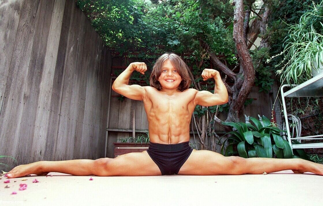 کودک هرکول با عضلات عظیم و قدرت دیوانه وار پس از 22 سال!+ تصاویر شگفت انگیز