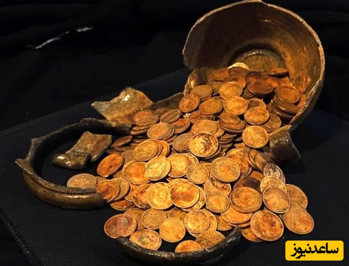 گنج سکه‌های طلا که در زمان انقلاب روسیه مخفی شده بود، از زیر دیوار خانه بیرون آمد