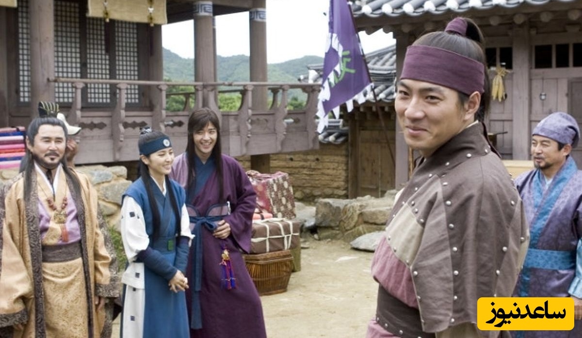 «جومونگ» با دوربین عکاسی در کنار «سوسانو و سایونگ» در پشت‌صحنه سریال جومونگ