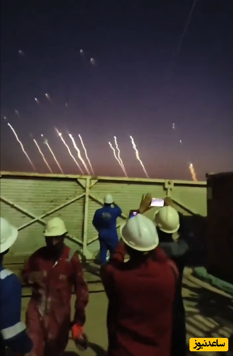 (فیلم) هیجان کارگرهای چینی در عراق از شلیک گسترده موشک‌های ایرانی به سمت اسرائیل