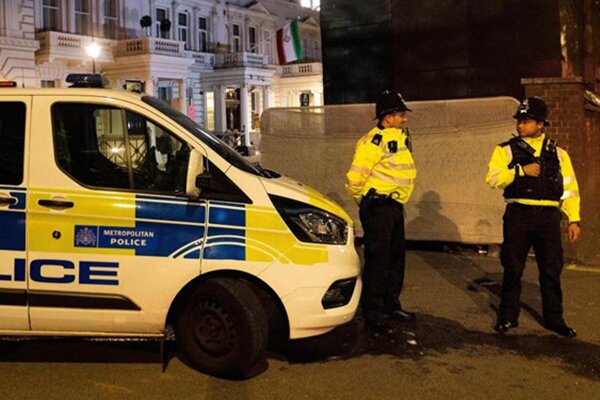 واکنش پلیس لندن به رفتار عجیب براندازهای خارجی نشین+ فیلم