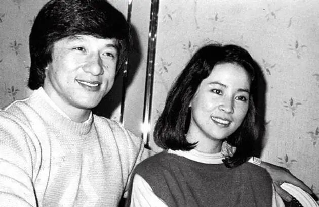 داستان اجازه گرفتن جکی چان از 3,000 زن ژاپنی برای ازدواج و خودکشی دو هوادار افراطی