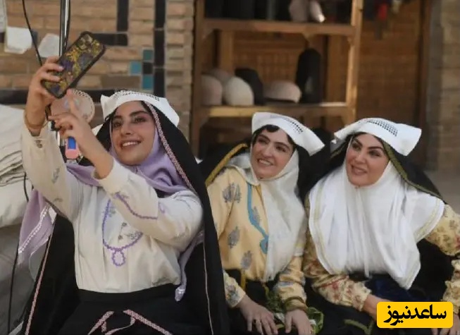 تلاش بی وقفه نرگس آبیار و عوامل سریال بامداد خمار در پشت صحنه لوکیشن عمارت بصیرالملک و دکان نجاری رحیم+فیلم