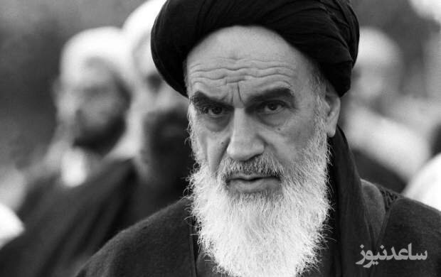 فیلمی از امام خمینی در حال ادکلن زدن و شانه کردن ریششون برای نماز