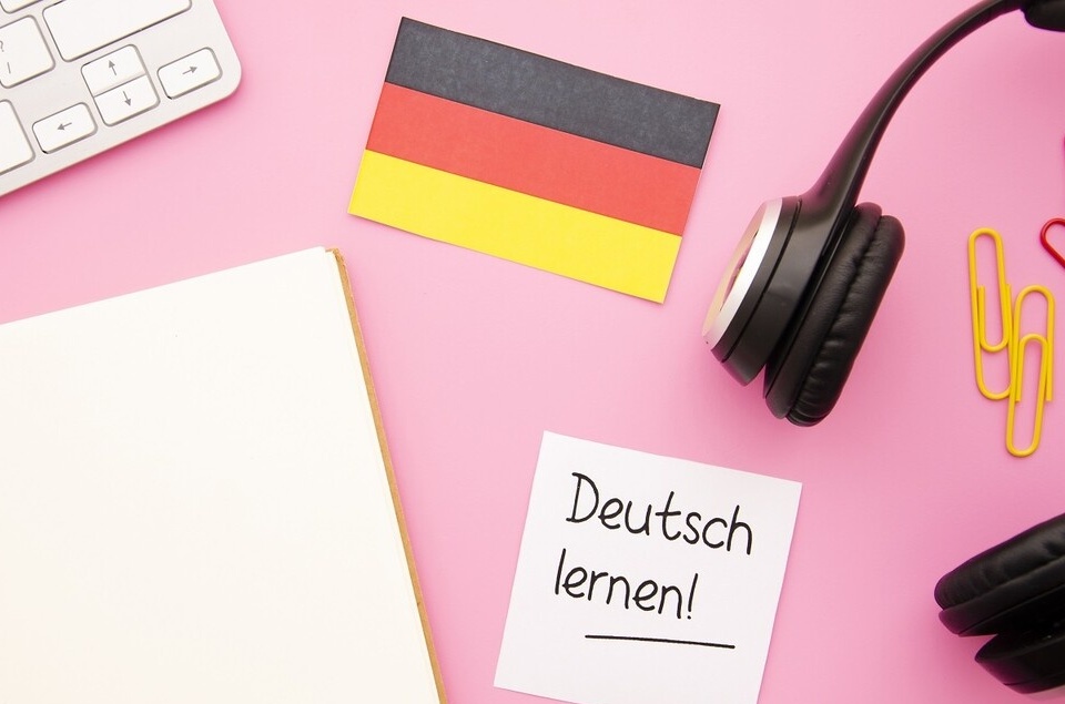 (ویدئو) چالش شگفت‌انگیز یادگیری «زبان آلمانی» در 30 روز با سوفیانیوز؛ روز بیست‌ودوم: پنجاه اسم پرکاربرد