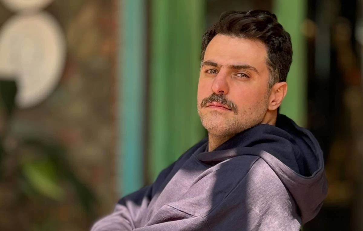 شیطنت علی ضیا حین بازی فوتبال در خانه علی اوجی و نرگس محمدی / عین بچه شلوغ فامیل میمونه + عکس