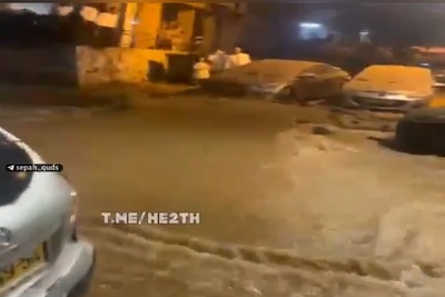 فیلم | راه افتادن سیل در خیابان‌های اسرائیل بعد از اصابت موشک ایرانی