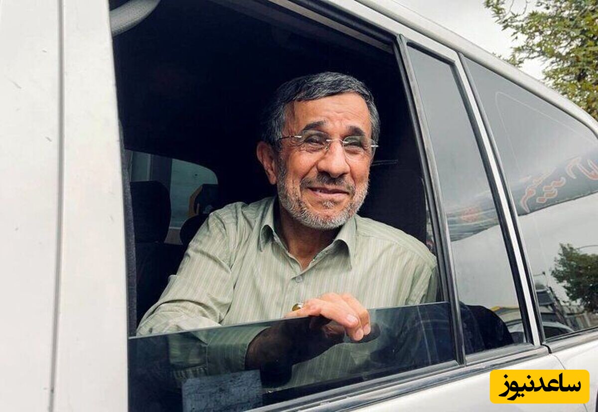 تصویری زیرخاکی از محمود احمدی نژاد نشسته بر روی صندلی پلاستیکی/ساده پوشی آقای سیاستمدار واقعا مثال زدنی ست