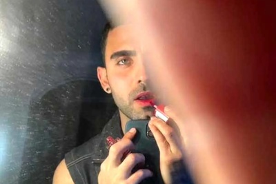 محمد صادقی؛ از فرار با تاپ و شلوارک تا لیدری در خارج؛  تو اول شلوارکت رو محکم بگیر بعد بگو «بترسید»/ ما فیلمِ آویزون شدنت رو فراموش نکردیم!😂+ویدیو