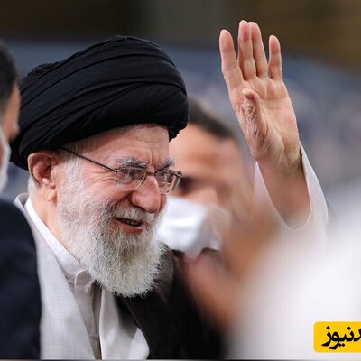 عکسهایی کمتر دیده شده از رهبر شهید انقلاب با لباس شخصی و جلیقه در حیاط نهاد ریاست جمهوری