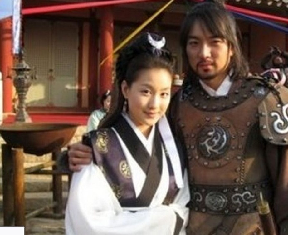 «بانو سوریانگ» (سریال جومونگ) در 7 سالگی در برنامۀ «آشپز کوچولو»