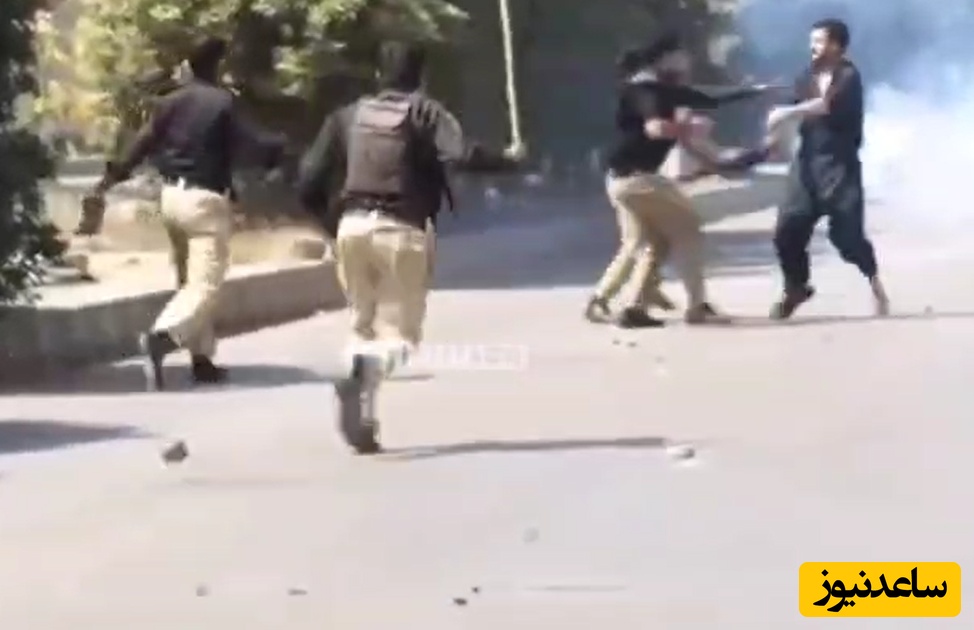 تیراندازی مستقیم نیروهای امنیتی به قلب مردم عزادار رهبر انقلاب +فیلم