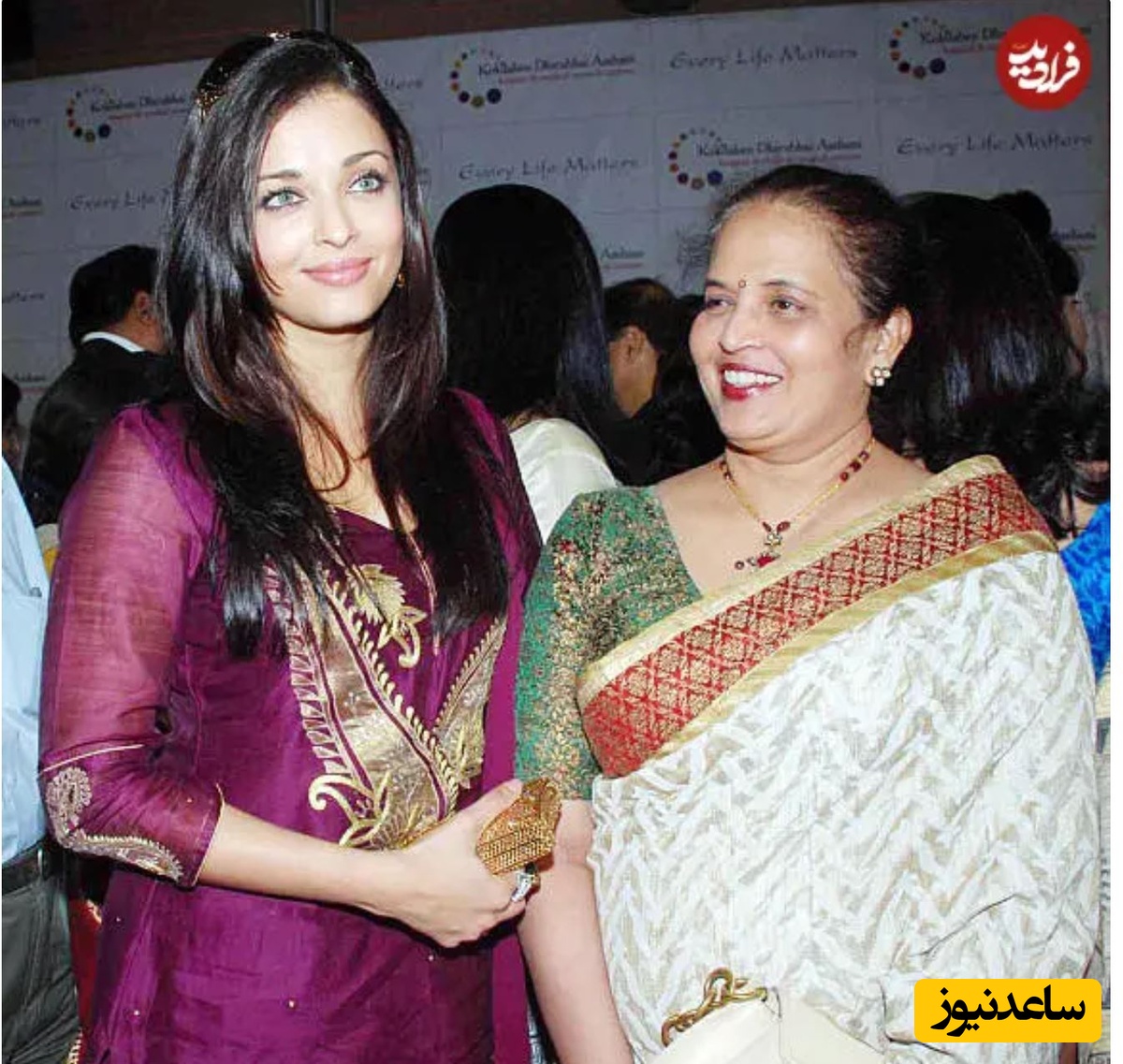  آیشواریا رای در کنار مادرش