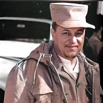 (فیلم) استقبال رسمی از فرمانده جنگ در کاخ صدام در جریان آخرین سفر هاشمی رفسنجانی به عراق