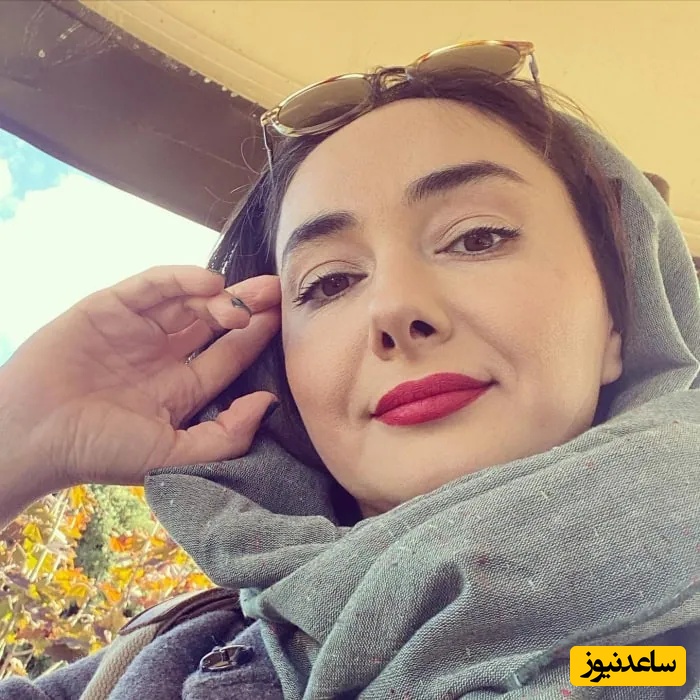 (تصویر) یادی کنیم از دوران دبیرستان هانیه توسلی در دهه شصت با مانتو اپولی لاکچری / خدا رو شکر از دوران استایل شیرفرهادی رد شدیم!😂