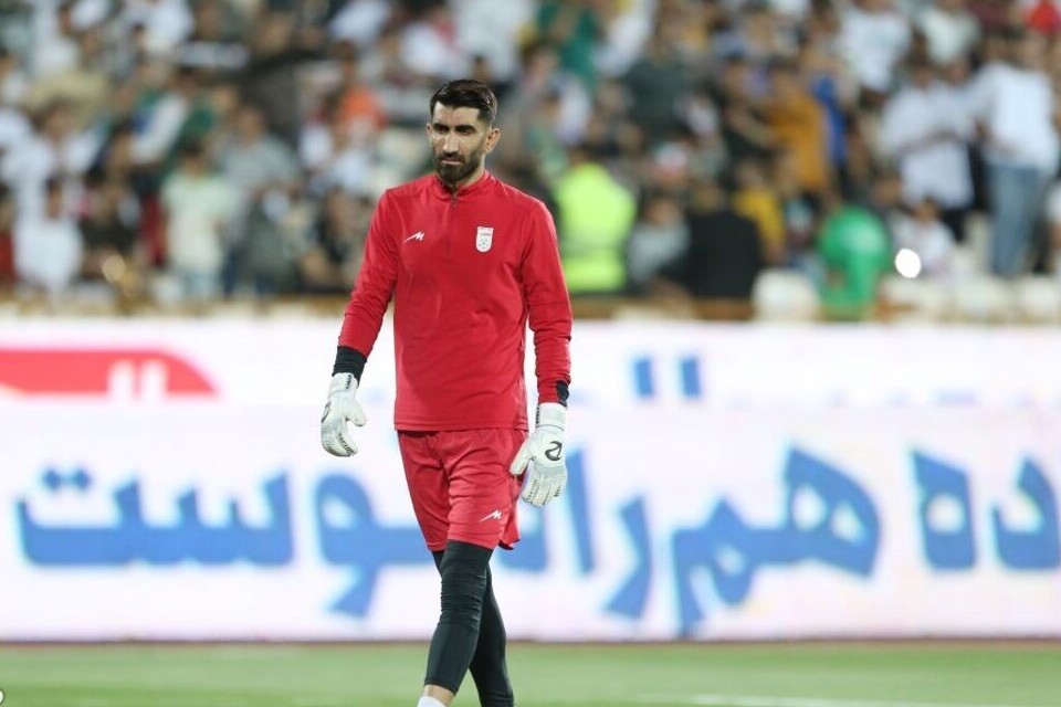 هوادارن تراکتور خطاب به بیرانوند : تو به ما خیانت کردی ؛ گل خوردی تا دوباره به پرسپولیس برگردی