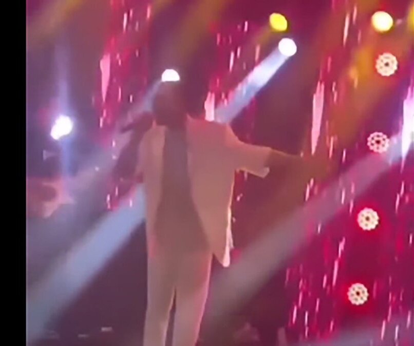 (ویدئو) غوغای اجرای خواننده معروف در کنسرت که باعث مرگش شد