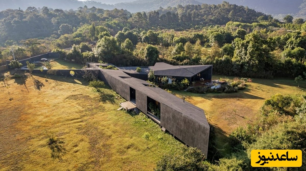 نگاهی به معماری گیج‌کننده در قلب طبیعت؛ خانۀ سیاه و رمزآلود بتنی / ترسناک ولی در عین حال زیبا + عکس