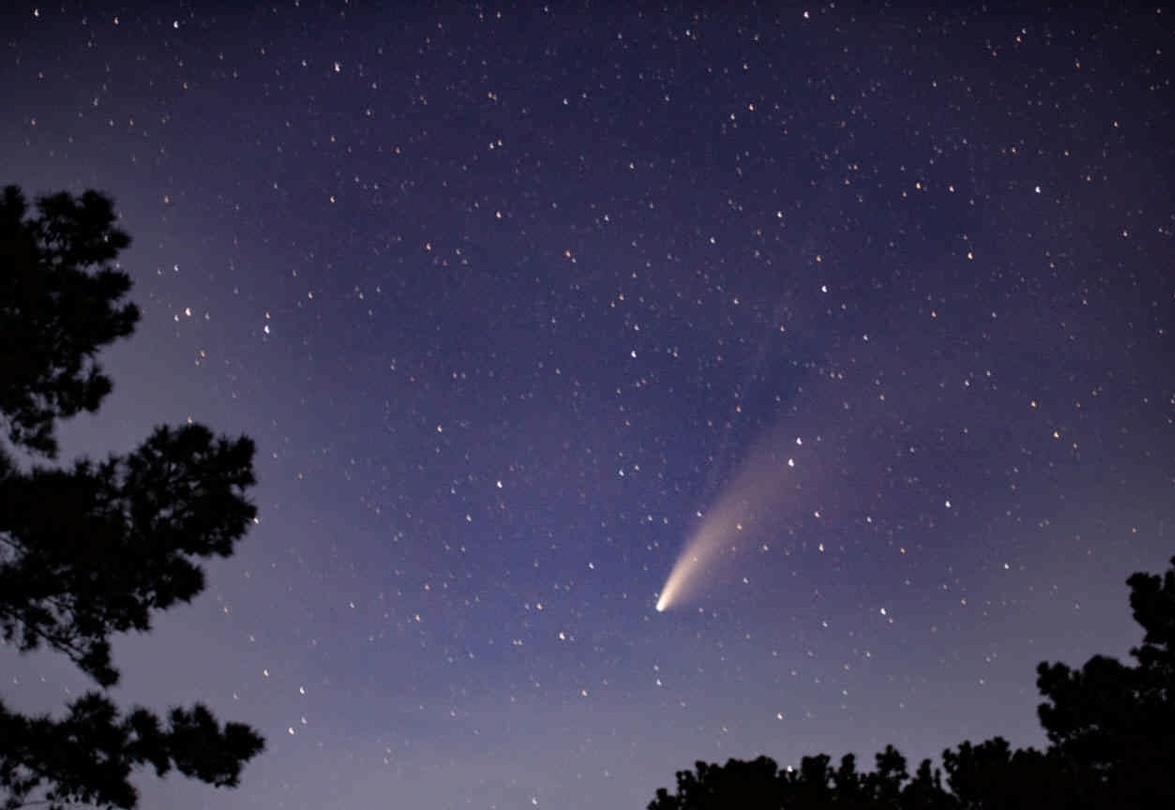 هنر در قاب آسمان/ شکار فوق‌العاده دنباله‌دار لمون توسط عکاس ایرانی تحسین‌برانگیز شد!