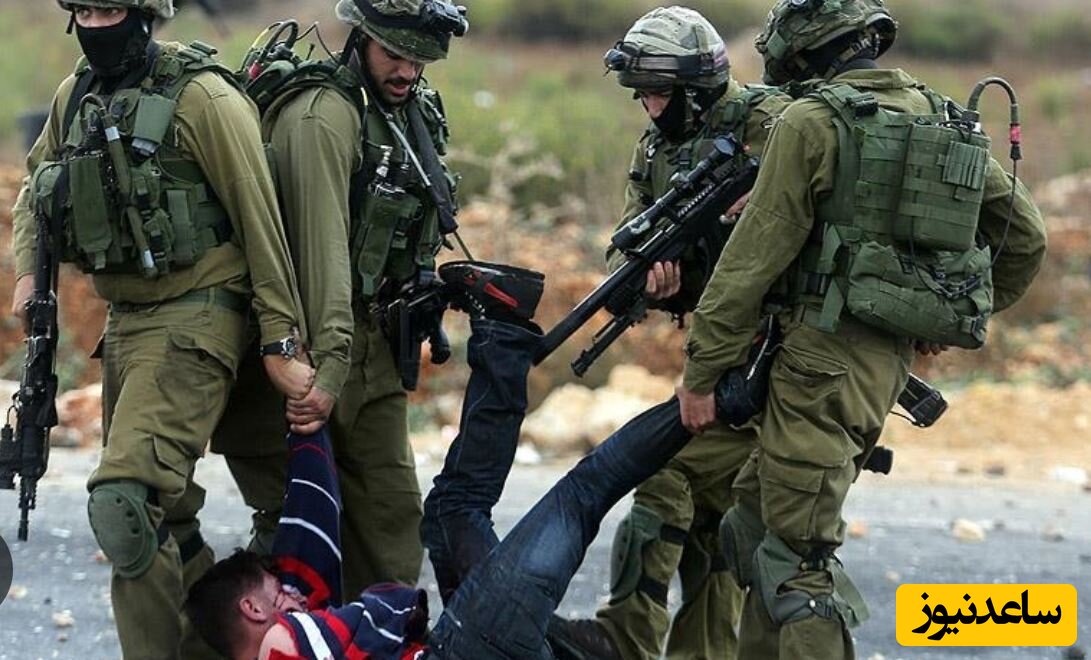 تصاویر زشت لخت کردن فلسطینی‌ها توسط نظامیان اسرائیلی+فیلم/ صهیونیست‌ها یک خبرنگار را هم لخت کردند!