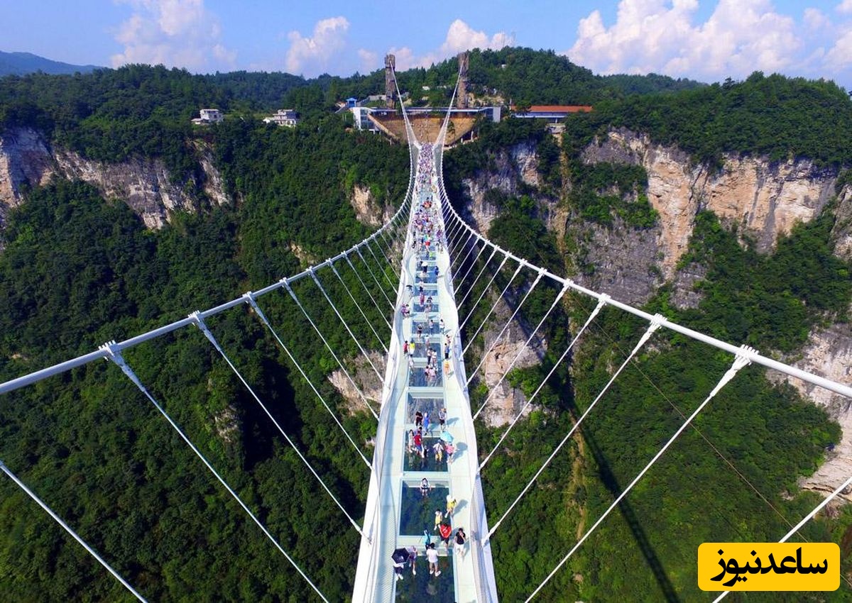 ببینید| لحظه فرو ریختن پل معلق در منطقه گردشگری چین/ چه فاجعه‌ای!