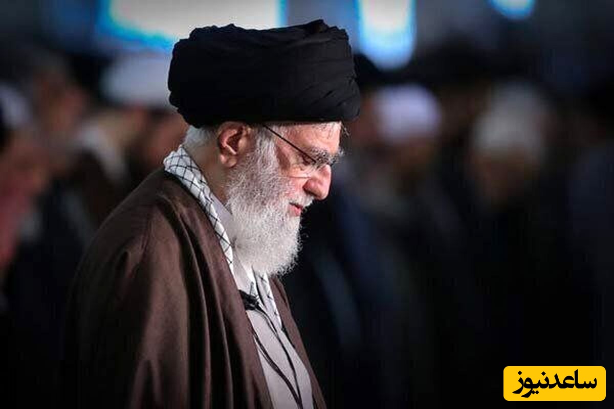 وداعی بی‌تکلف با پدر رهبر انقلاب در خانه قدیمی‌شان؛ تابوتی ساده در حیاطی که پر از سادگی و صفا بود+عکس