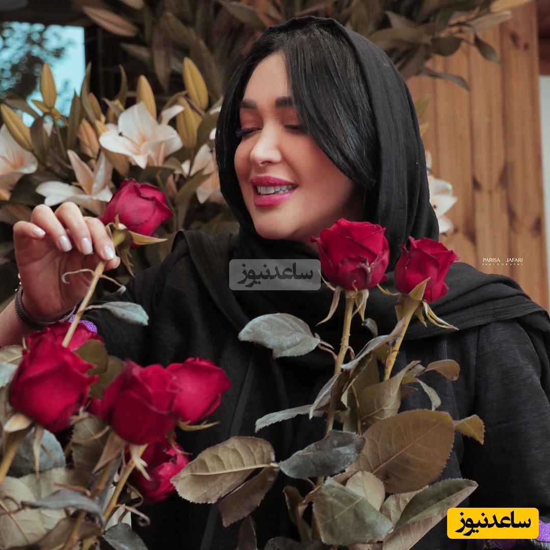 علاقه شدید سارا منجری پور به سلفی‌های تو ماشینی😍😎/ با این میکاپ لایت چه جذاب شده😍