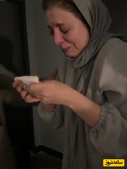 نگاهی به اعلامیه ترحیم و میز عزای پر طمطراق مادر رویا میرعلمی با حضور بستگان، آشنایان و هنرمندان+عکس