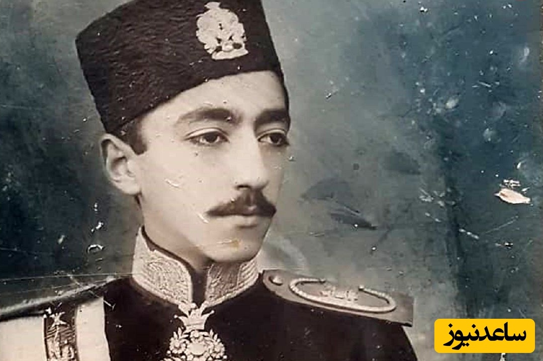 عکس؛ سفر در زمان؛ «احمدشاه و ولیعهدش» در کنار همکلاسی هایشان در دبستان؛ دهه 1280