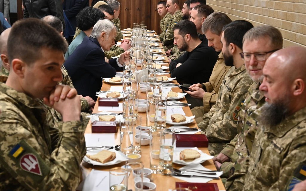 افطاری زلنسکی با سربازان مسلمان
