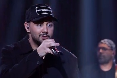 موزیک ویدئوی احساسی آهنگ  احساسی و عاشقانه «مسکن قلبم» از سلطان موسیقی پاپ « نوان» در کنسرت زنده + متن ترانه/