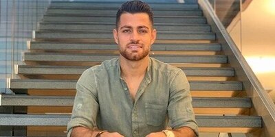 کتابخونه ساده ولی شیک اتاق شخصی مرتضی پورعلی گنجی با کلی کتاب ناب+عکس