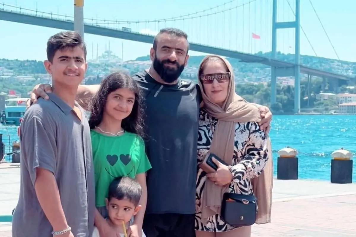 همسر هادی چوپان: هادی بهترین مرد روی زمین است / خانوادش سورپرایزش کردن! / لحظه احساسی که اشک این قهرمان رو درآورد + ویدیو